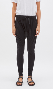BASSIKE | Slouch Jersey Pant lll - Black