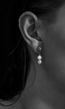 Load image into Gallery viewer, HOLLY RYAN | Meteor Pearl Mini Drop Earrings

