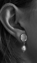 Load image into Gallery viewer, HOLLY RYAN | Mini Picasso &amp; Pearl Earrings
